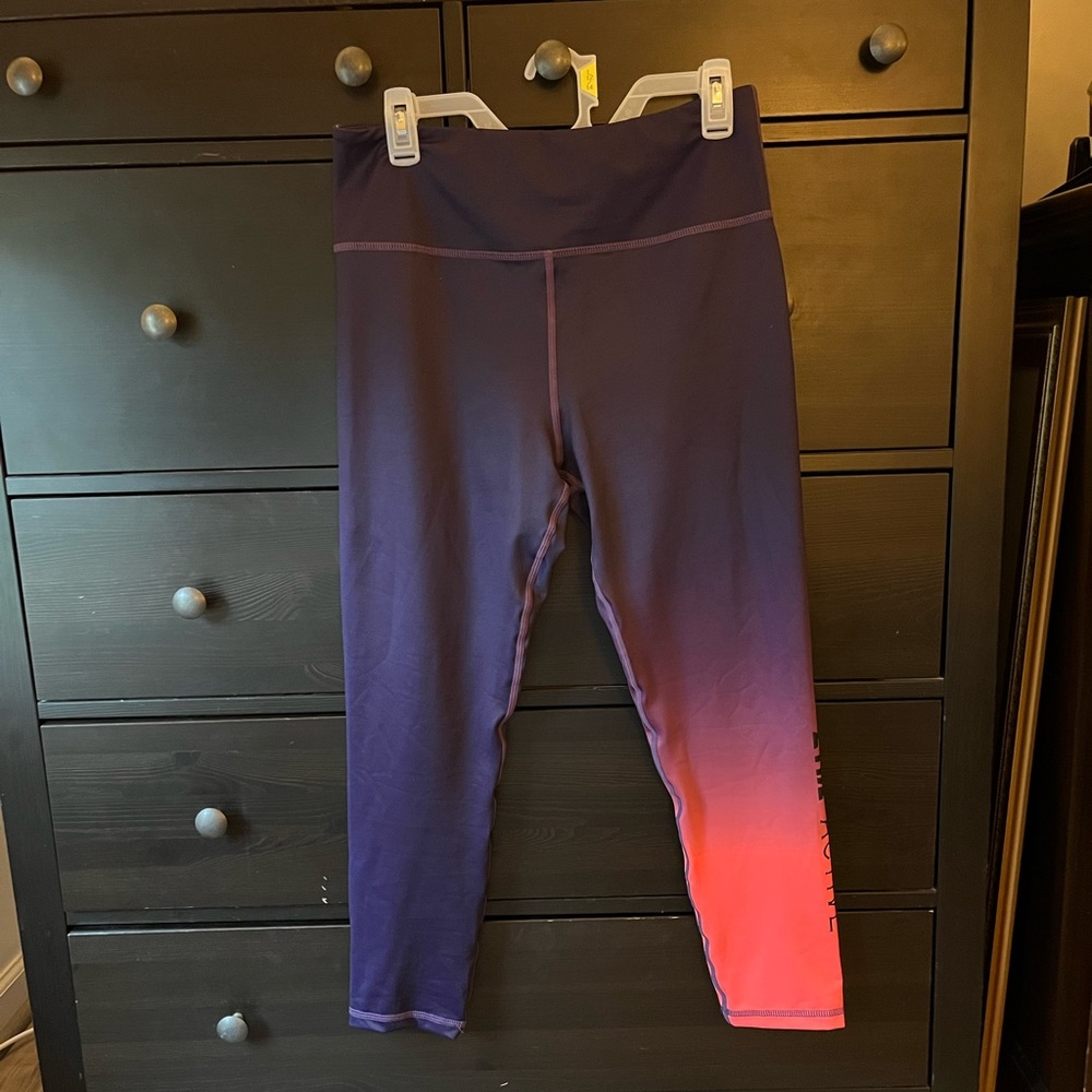 New w/o tags- Purple ZYIA Ombre Light n Tight Hi-Rise 7/8 24"